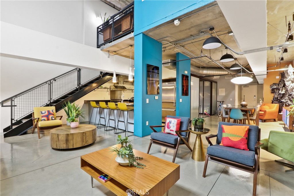 835 Locust 212