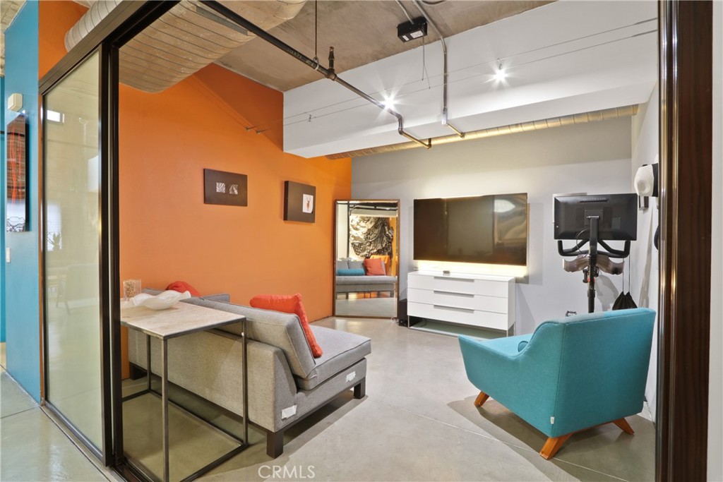 835 Locust 212