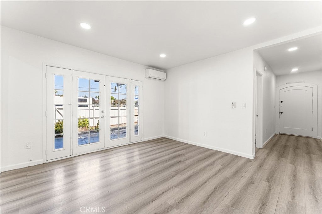 595 E Alvarado