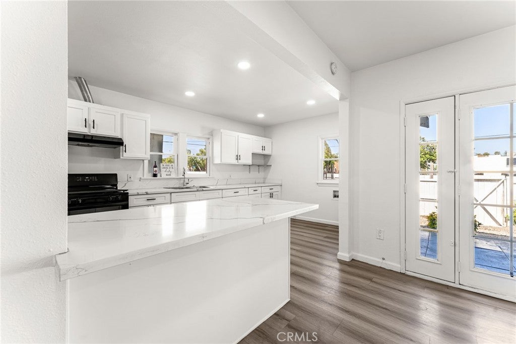 595 E Alvarado