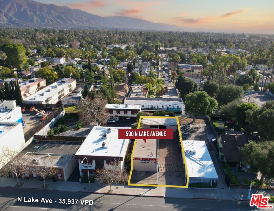 590 N Lake Avenue