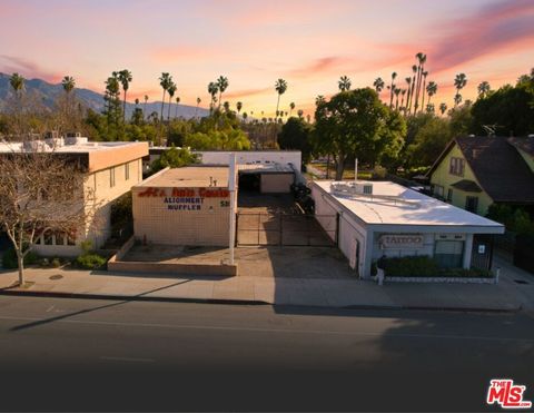 Photo of 590 N Lake Avenue, Pasadena, CA 91101 (MLS # 26646557)