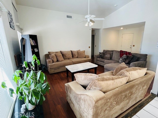 65861 Avenida Barona