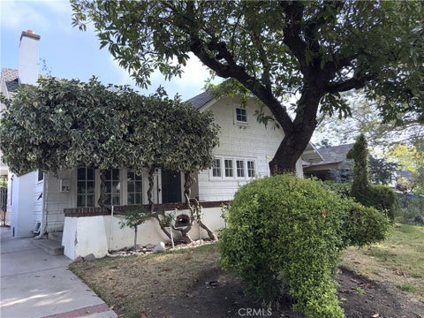 Photo of 535 E Howard Street, Pasadena, CA 91104 (MLS # PW26136038)