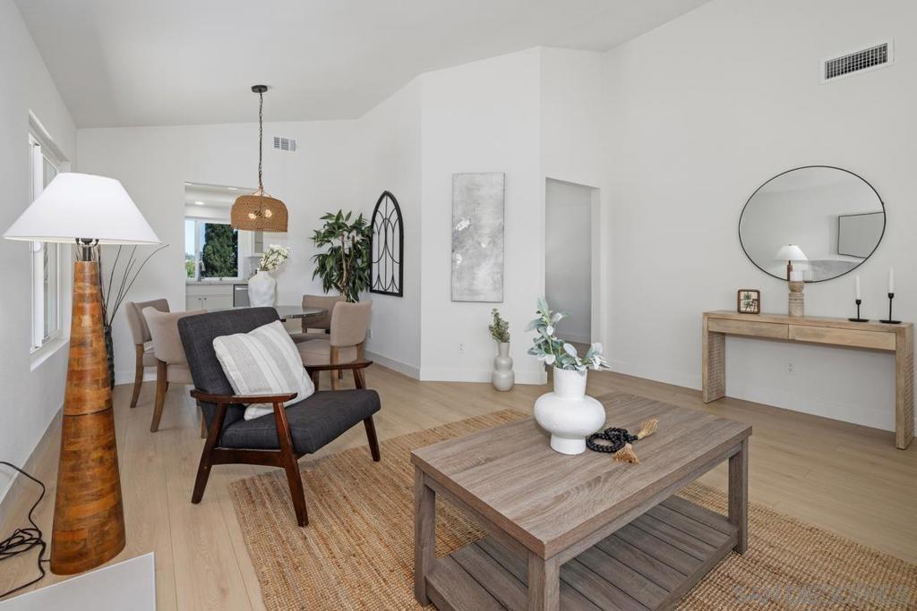5868 Kings View Ct