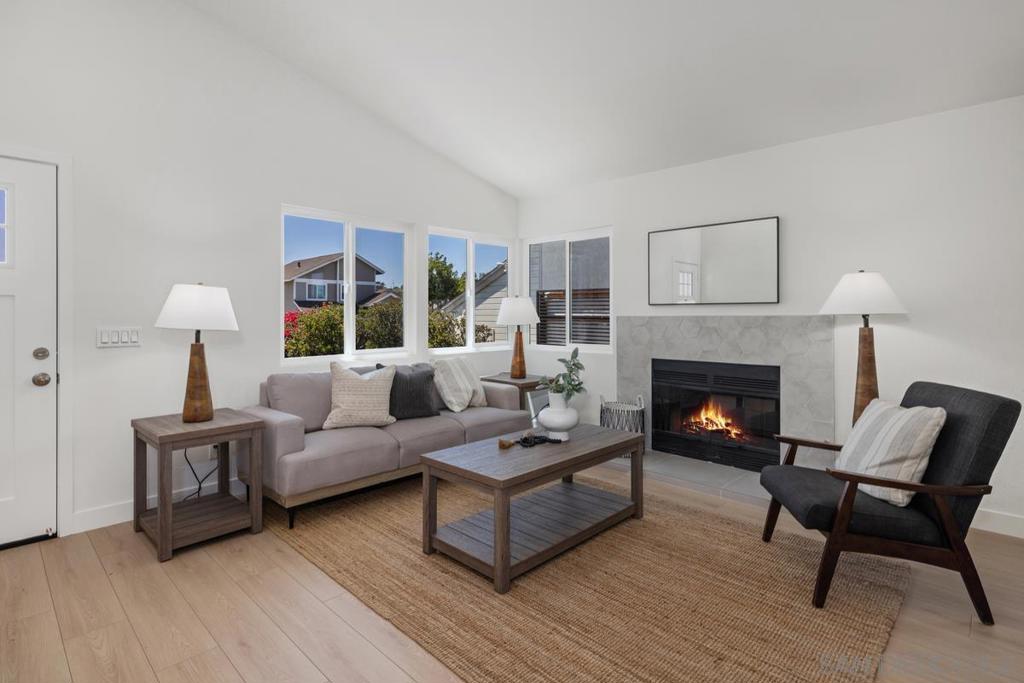 5868 Kings View Ct