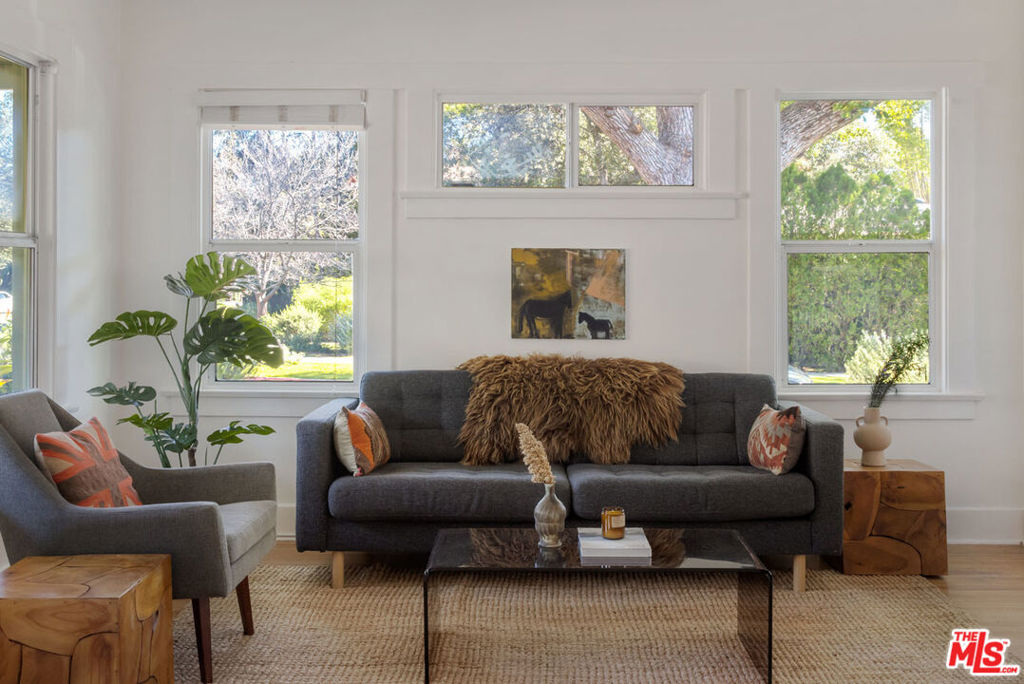 1006 E Orange Grove Boulevard