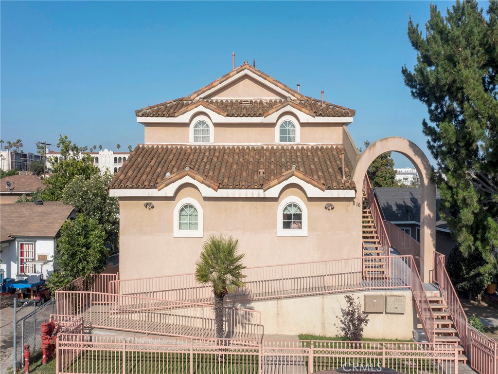 816 S Record Avenue