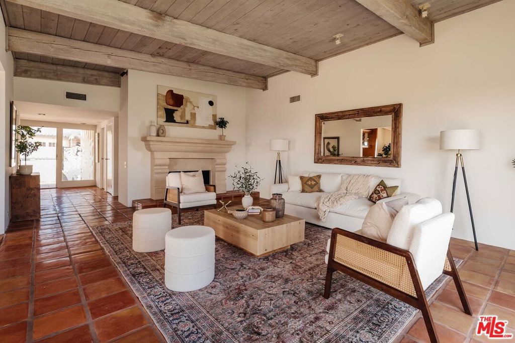Photo of 1300 Duende Lane, Pacific Palisades, CA 90272 (MLS # 25600059)