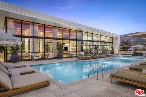Photo of 800 N Front Street #2617, Burbank, CA 91502 (MLS # 26105514)