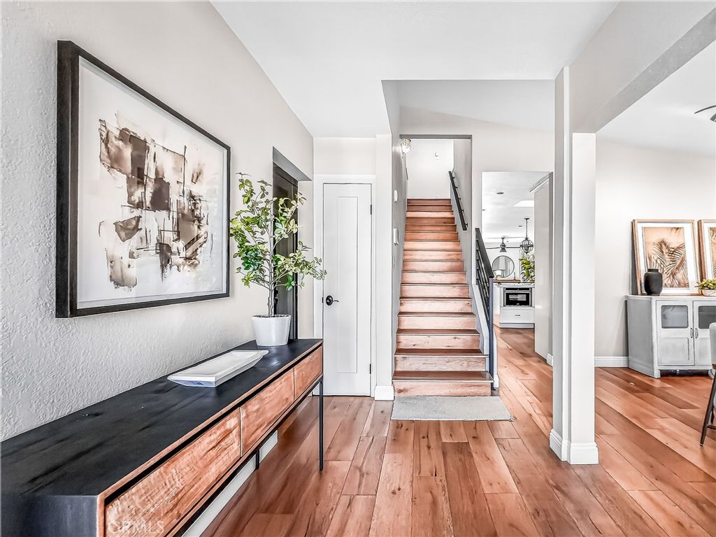 Photo of 7313 S Earldom Avenue Ave, Playa Del Rey, CA 90293 (MLS # SB26051390)