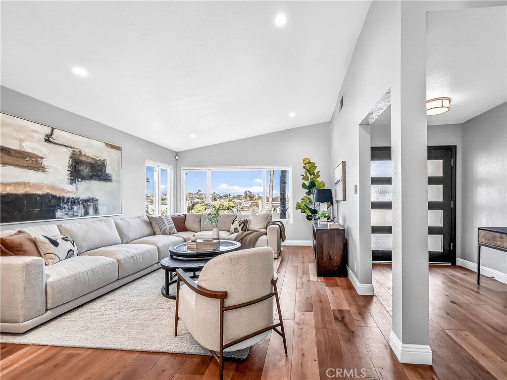 Photo of 7313 S Earldom Avenue Ave, Playa Del Rey, CA 90293 (MLS # SB26051390)