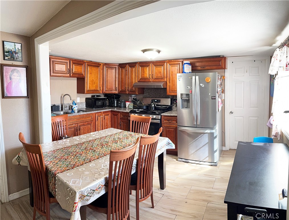 3707 Vineland Avenue