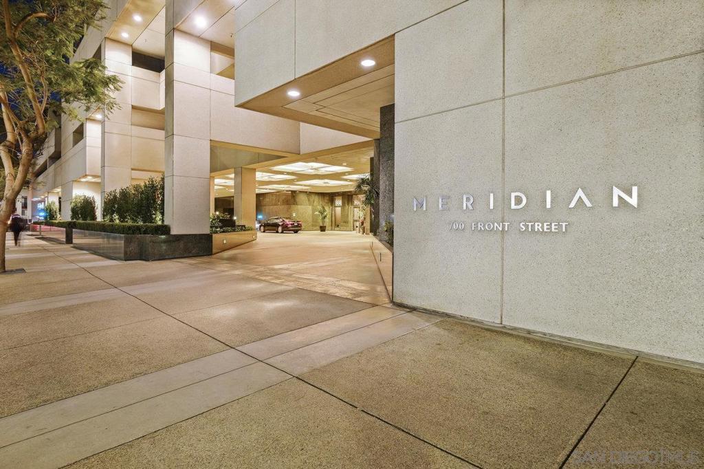 700 Front St 1402
