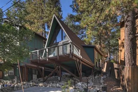 33005 Arrowbear Dr, Arrowbear, CA 92382 - MLS#: IG25257972