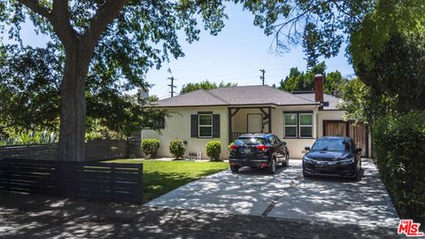 Photo of 6213 Farmdale Avenue, North Hollywood, CA 91606 (MLS # 25553945) Photo of 6213 Farmdale Avenue, North Hollywood, CA 91606 (MLS # 25553945)