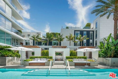 Photo of 9000 W 3rd Street #204, Los Angeles, CA 90048 (MLS # 25620705)