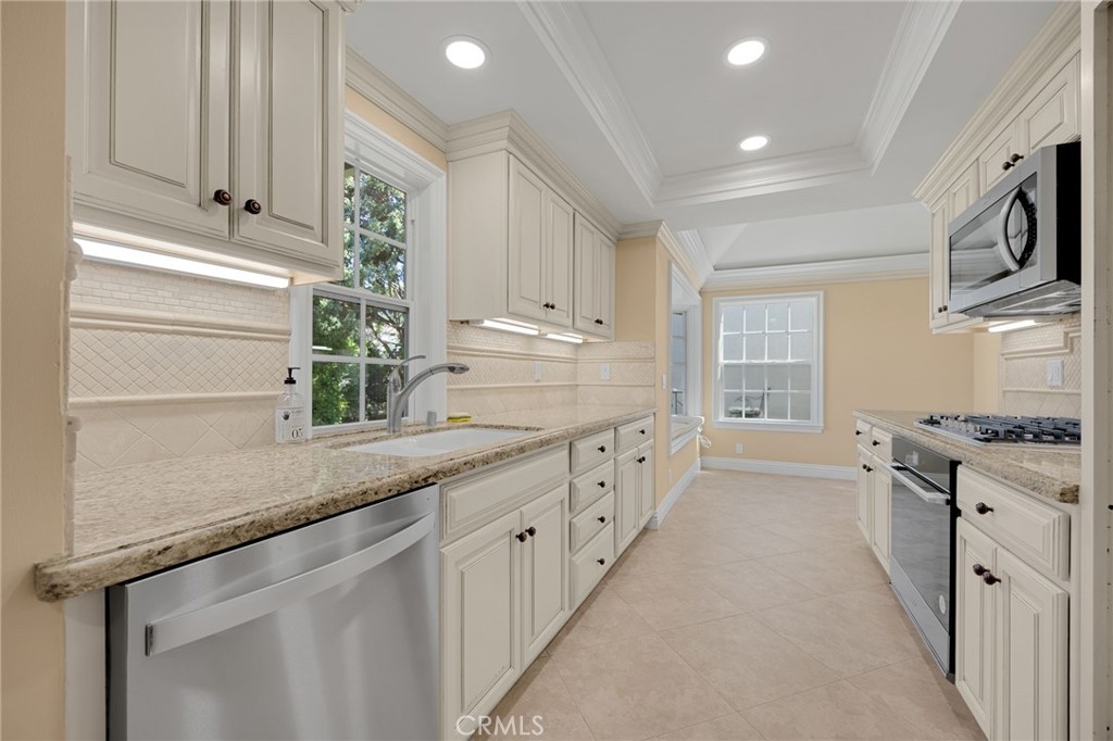 / - Residential Lease