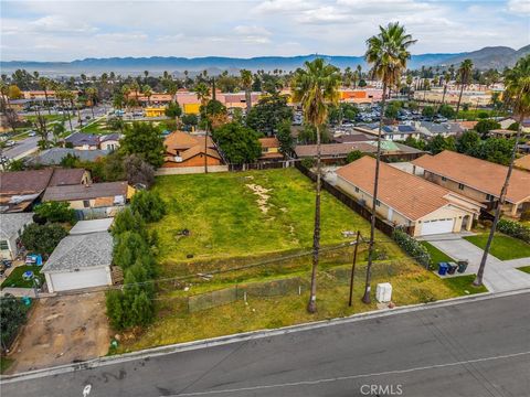 1879 10th Riverside CA 92507