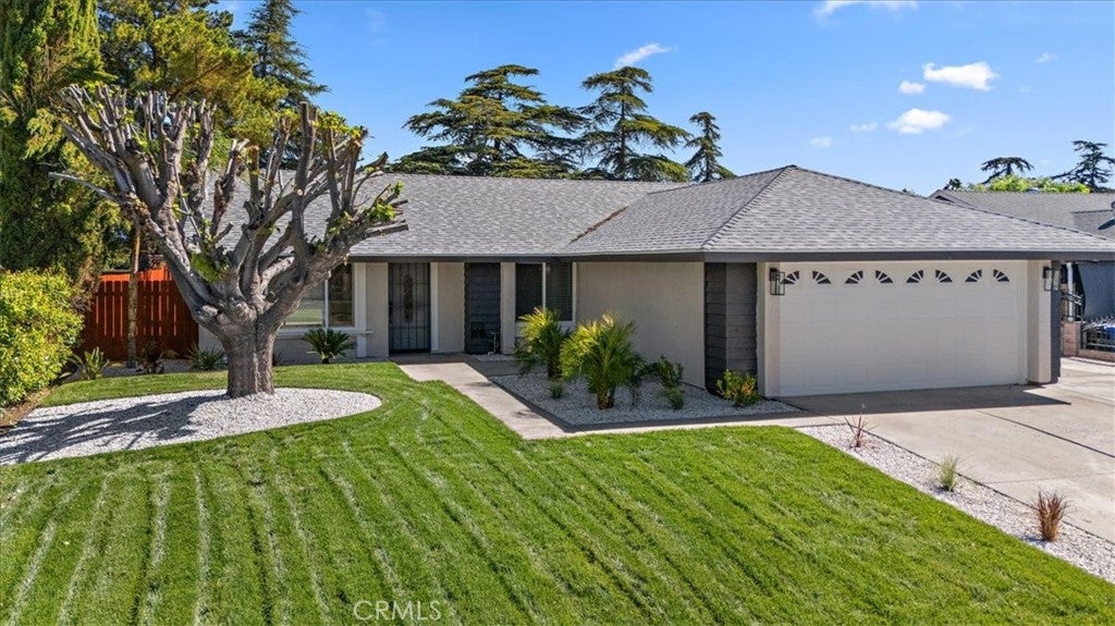 355 N Wisteria Avenue