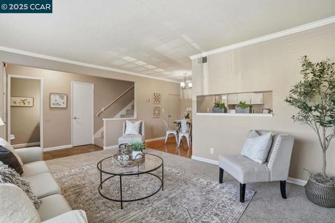 Photo of 1013 Mohr Ln Ln #2, Concord, CA 94518 (MLS # 41118080)