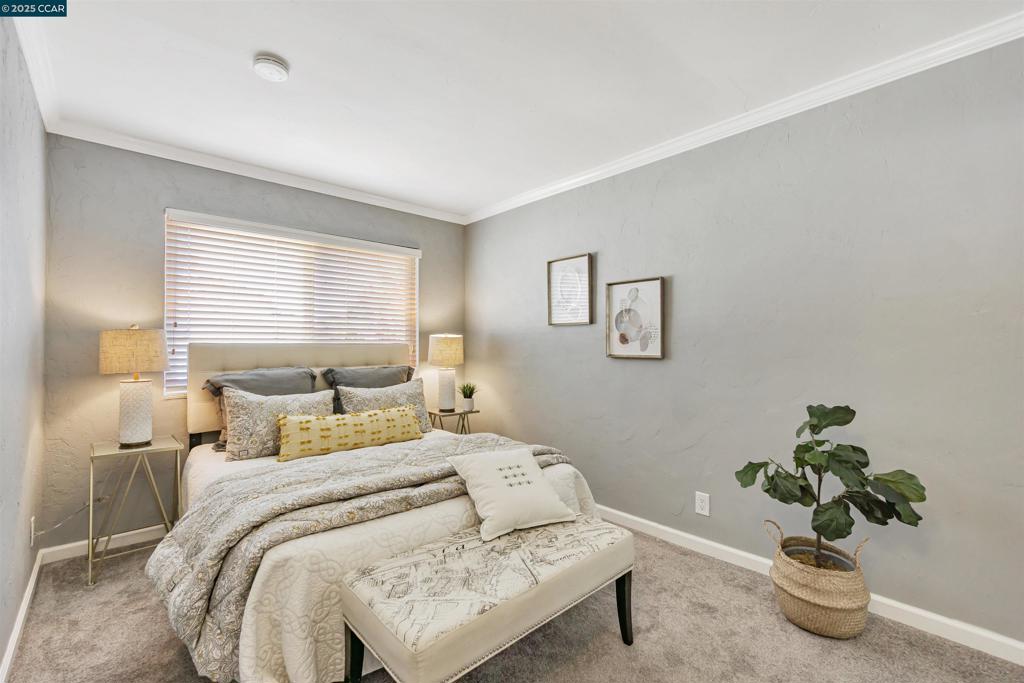 DEL RIO COURT - Residential