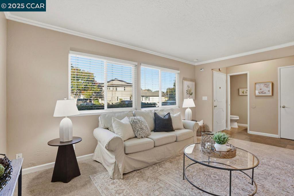 DEL RIO COURT - Residential