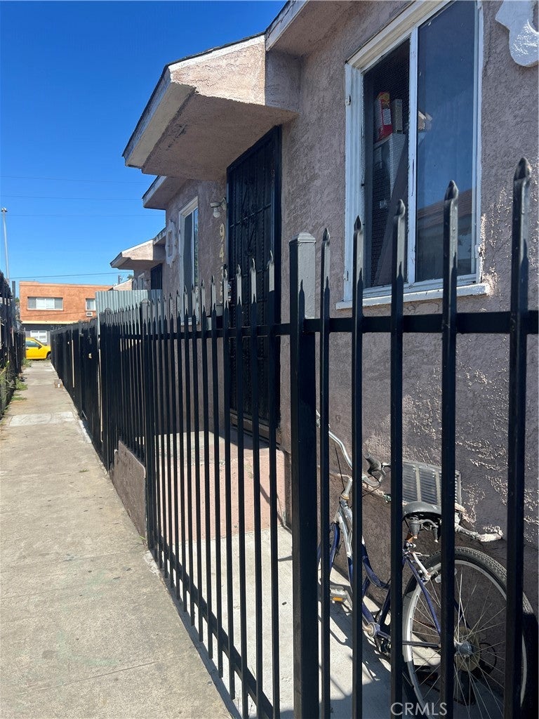 9435 S Western