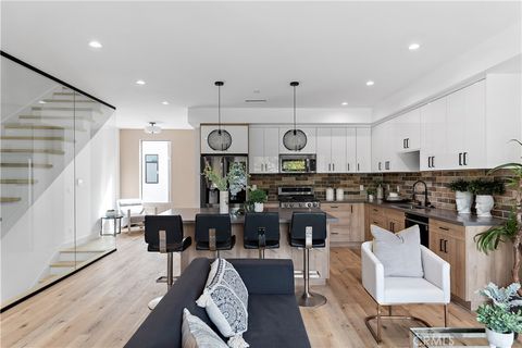 11857 W Flower Lane Valley Village CA 91607