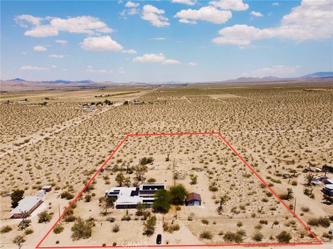Photo of 9635 Anza Trail, Lucerne Valley, CA 92356 (MLS # OC26033551)