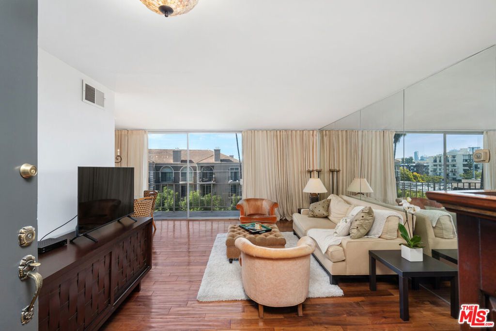 Photo of 100 S Doheny Drive #503, Los Angeles, CA 90048 (MLS # 25586969)