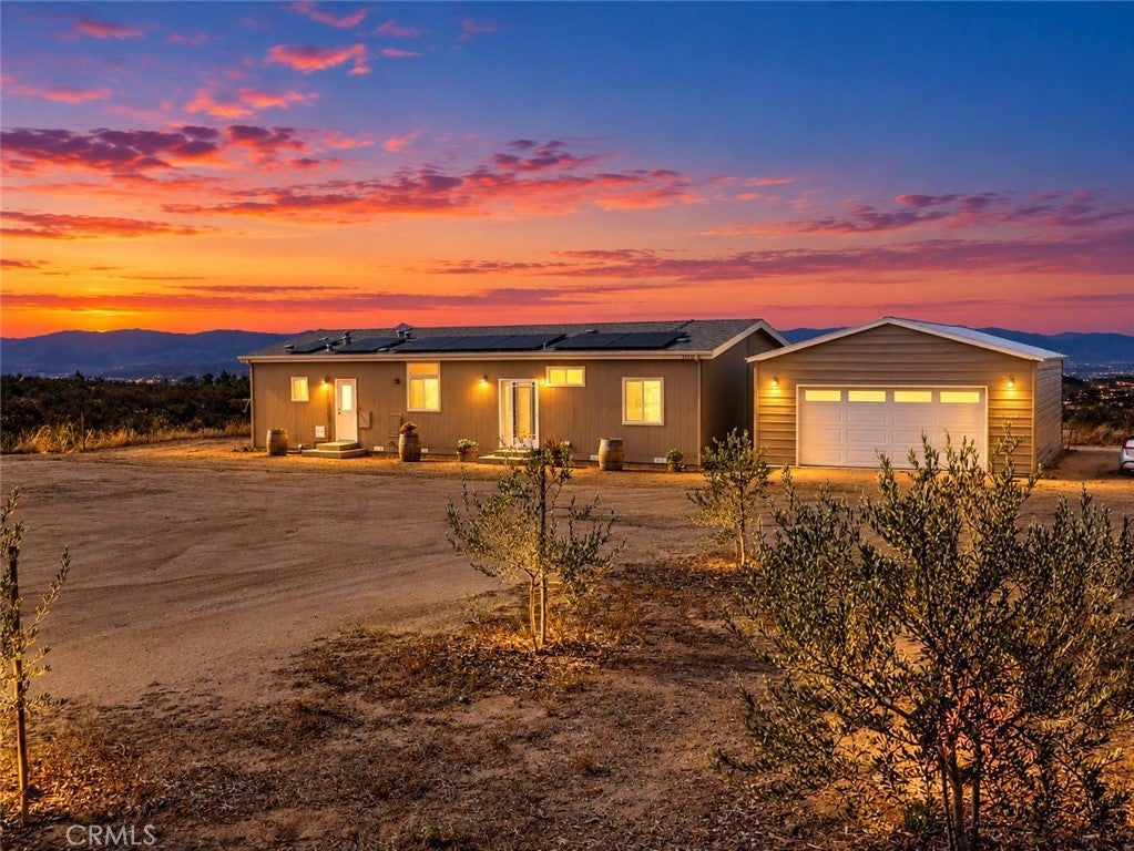 33801 Oak Drive