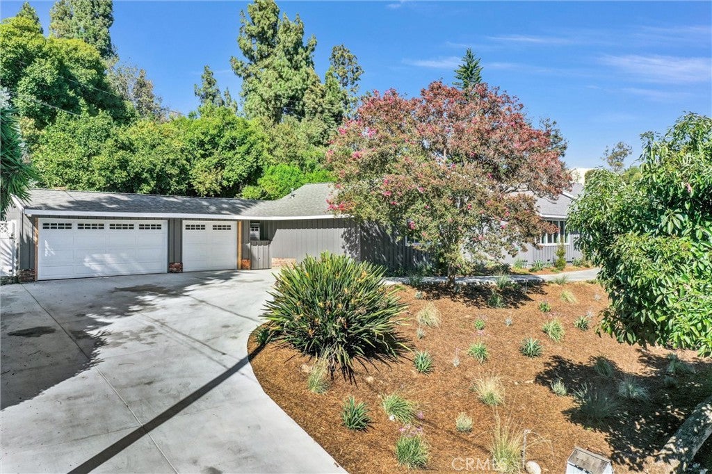 8450 Via Sierra Ramal Ave, Whittier CA 90605