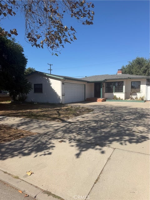 Photo of 537 E Mariposa WAY, Santa Maria, CA 93454 (MLS # OC26222851)