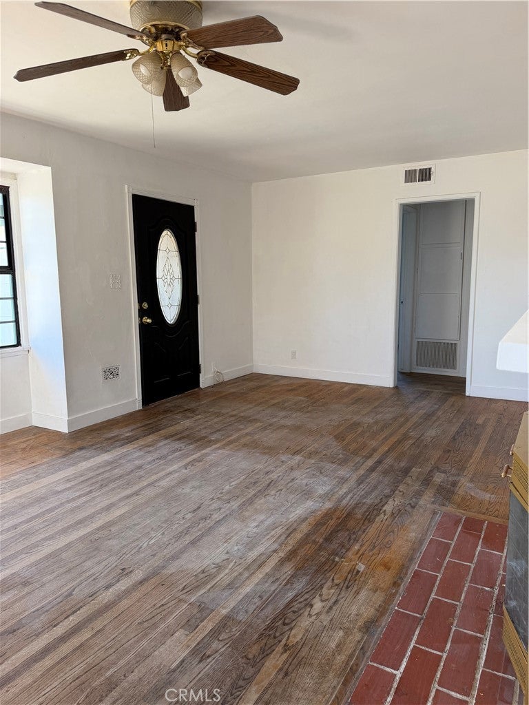 537 E Mariposa
