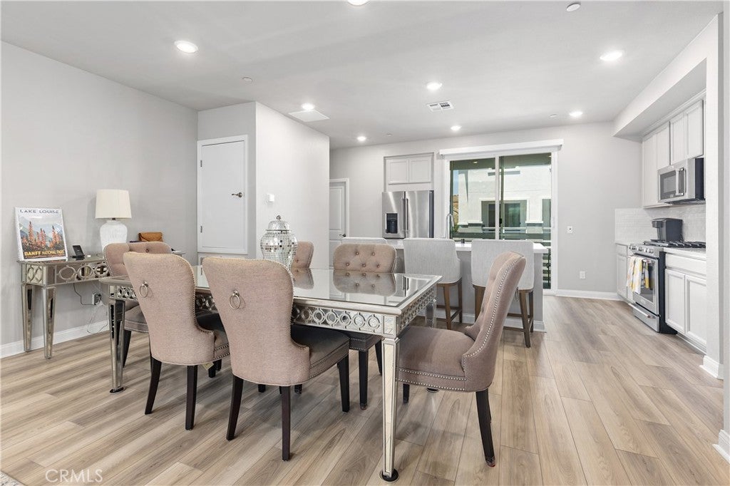 1472 W Sunrise Lane