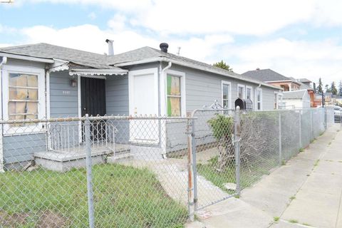 Photo of 9945 B St St, Oakland, CA 94603 (MLS # 41130218)