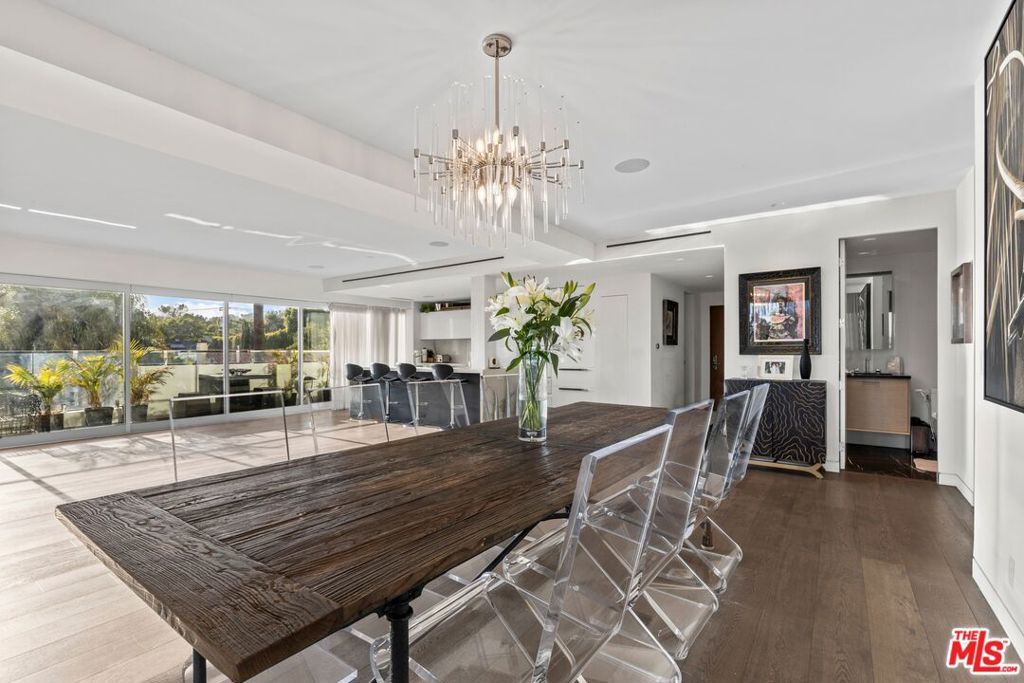 Photo of 838 N Doheny Drive #301, West Hollywood, CA 90069 (MLS # 25585551)