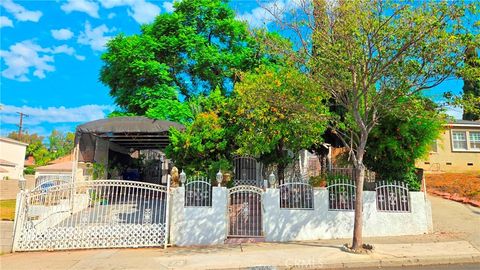 Photo of 4549 Jade Street, Los Angeles, CA 90032 (MLS # GD25246817) Photo of 4549 Jade Street, Los Angeles, CA 90032 (MLS # GD25246817)