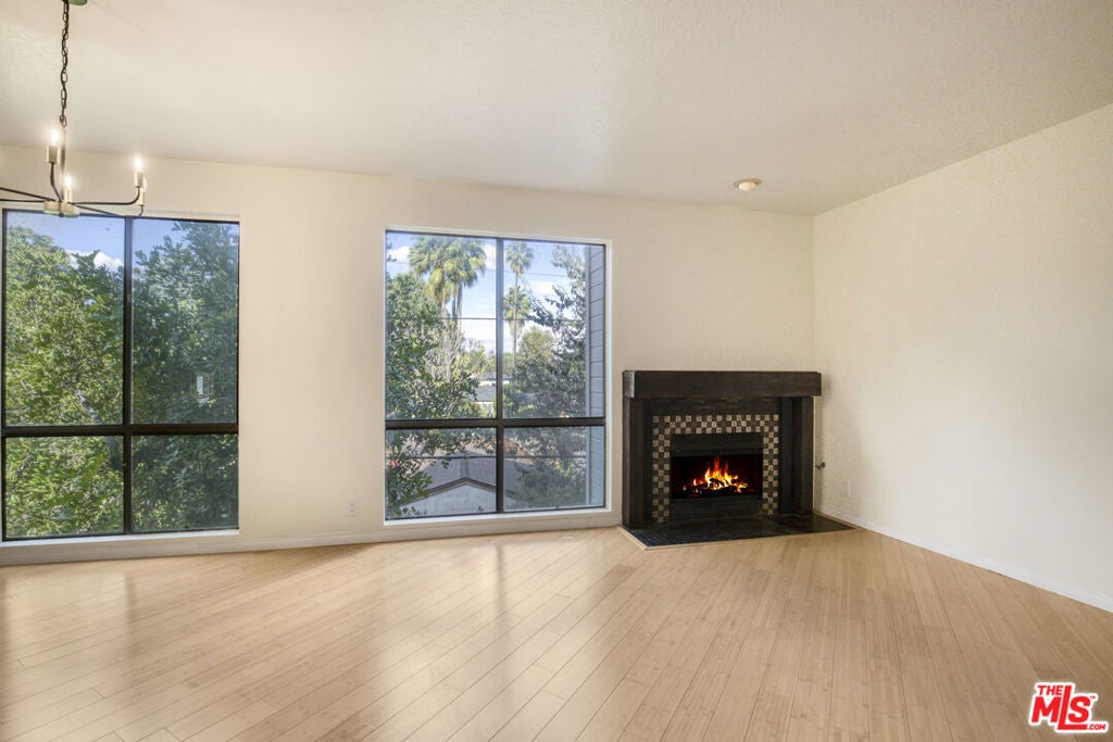 13331 Moorpark Street 233