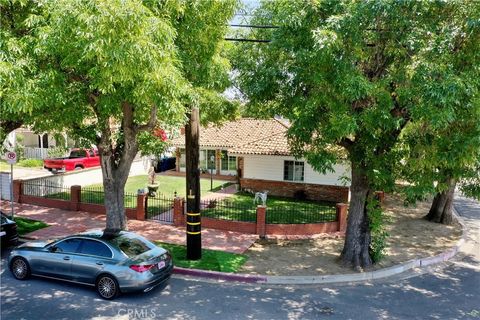 Photo of 13888 Hubbard St, Sylmar, CA 91342 (MLS # SR26081342)