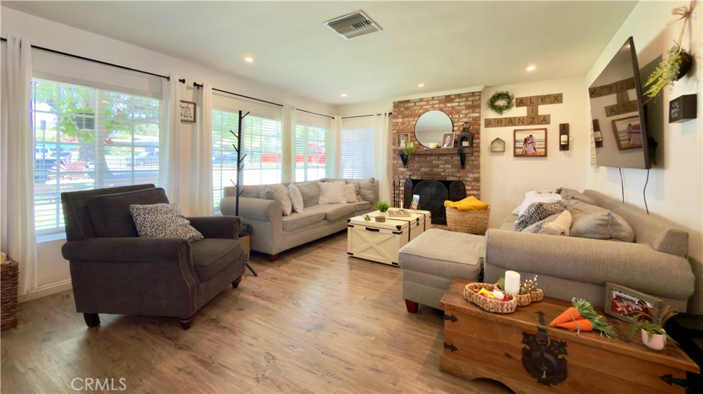 13888 Hubbard