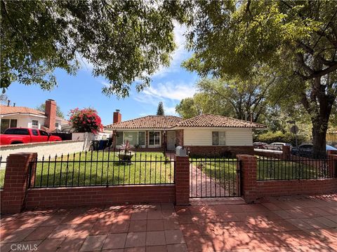 Photo of 13888 Hubbard St, Sylmar, CA 91342 (MLS # SR26081342)