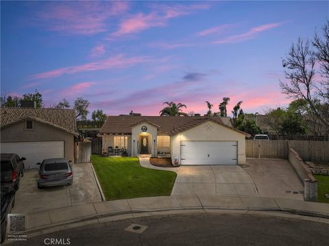 Photo of 3305 Kimmie Rachelle Court, Bakersfield, CA 93313 (MLS # SR26053174)
