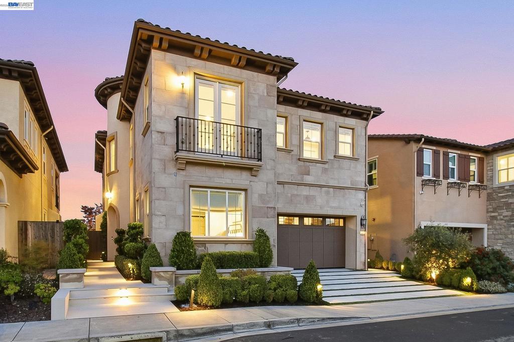 1091 Trumpet Vine Lane