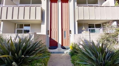 Photo of 4754 La Villa Marina #C, Marina Del Rey, CA 90292 (MLS # RS26056123)