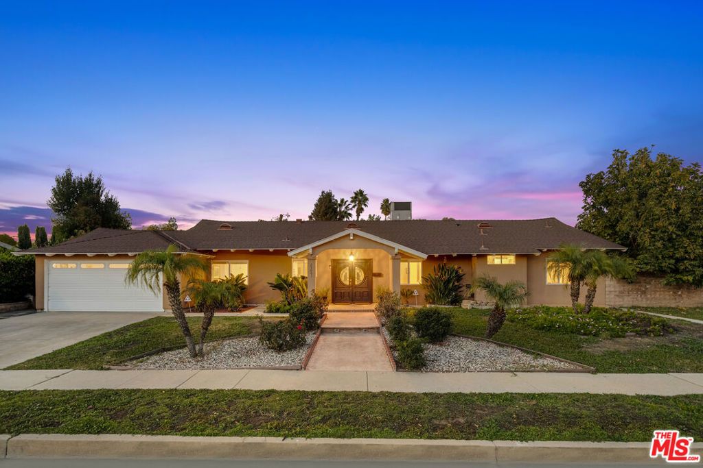 Photo of 23001 Lita Place, Woodland Hills, CA 91364 (MLS # 26633155)