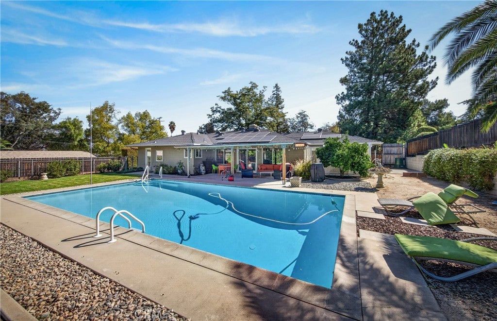1606 Halsey Street