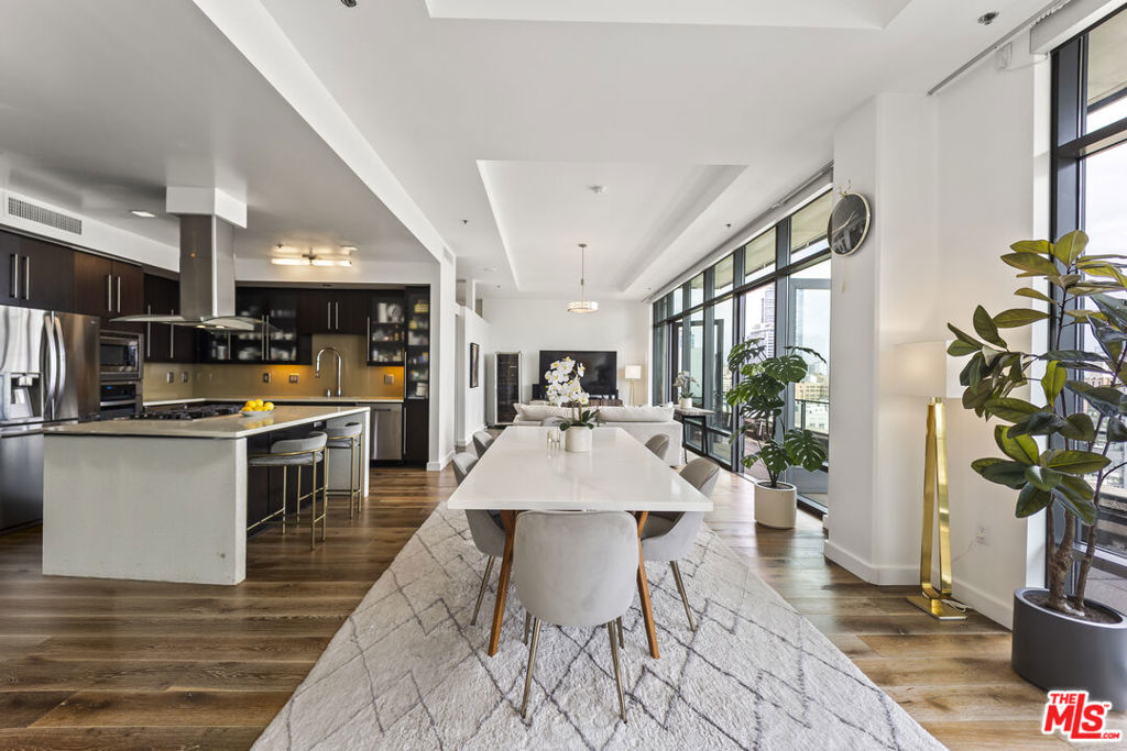 Properties 3 1100 S Hope Street PH105