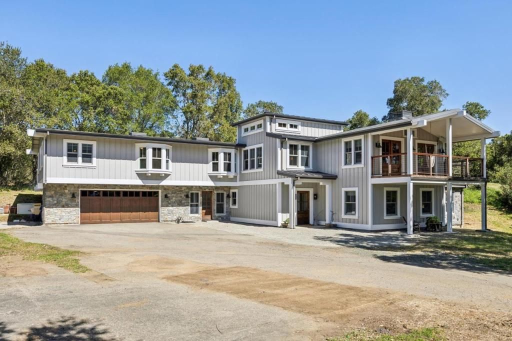 Photo of 21842 Via Regina, Saratoga, CA 95070 (MLS # ML82038645)